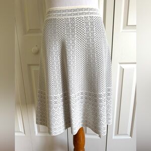 BCBG Maxazria White Patterned Knit Skirt M EUC